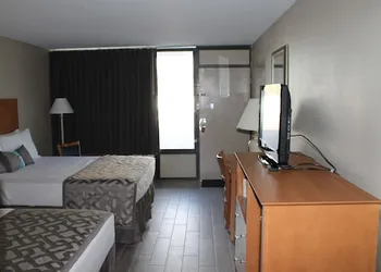 Beachside Motel hotel thumbnail 7
