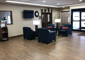 Comfort Inn & Suites Farmington - Victor hotel thumbnail 3