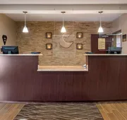 Comfort Inn & Suites Farmington - Victor hotel detail image 5