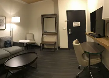 Holiday Inn & Suites McKinney - N Allen by IHG hotel thumbnail 3