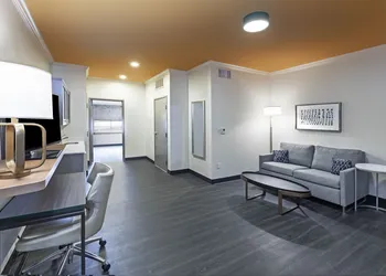 Holiday Inn & Suites McKinney - N Allen by IHG hotel thumbnail 8