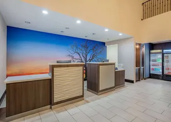 La Quinta Inn & Suites by Wyndham McKinney hotel thumbnail 4