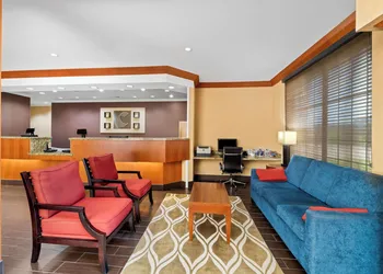 Comfort Suites Roanoke - Fort Worth North hotel thumbnail 5