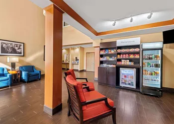 Comfort Suites Roanoke - Fort Worth North hotel thumbnail 6
