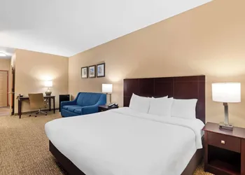 Comfort Suites Roanoke - Fort Worth North hotel thumbnail 8