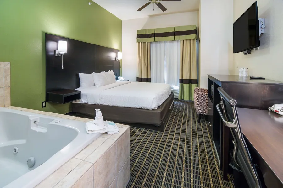 Clarion Inn & Suites Weatherford South hotel detail image 6
