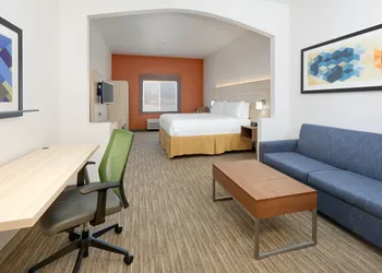 Holiday Inn Express & Suites Burleson/Ft. Worth by IHG hotel thumbnail 5