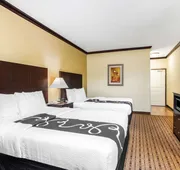 La Quinta Inn & Suites by Wyndham Ennis hotel detail image 5