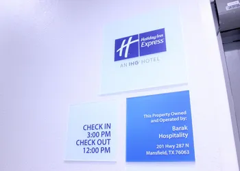 Holiday Inn Express & Suites Mansfield by IHG hotel thumbnail 2