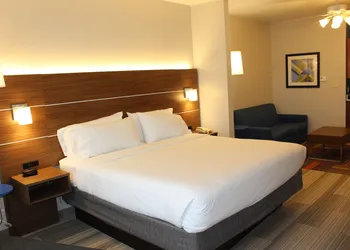 Holiday Inn Express & Suites Mansfield by IHG hotel thumbnail 5