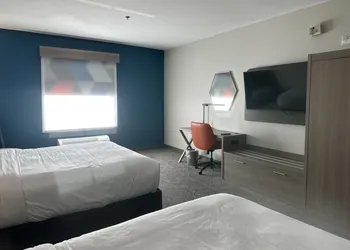 Holiday Inn Express Hotel & Suites Ennis by IHG hotel thumbnail 7