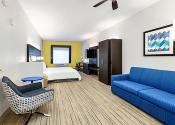 Holiday Inn Express Hotel & Suites Cleburne by IHG hotel thumbnail 3