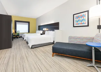 Holiday Inn Express Hotel & Suites Cleburne by IHG hotel thumbnail 7