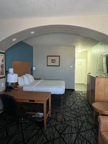 La Quinta Inn & Suites by Wyndham Alvarado hotel detail image 6