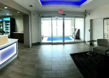 Holiday Inn Express Hotel & Suites Decatur by IHG hotel thumbnail 2