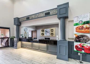 Quality Suites Burleson - Ft. Worth hotel thumbnail 4