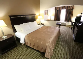 Quality Suites Burleson - Ft. Worth hotel thumbnail 8