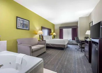 Best Western Plus Mansfield Inn & Suites hotel thumbnail 5