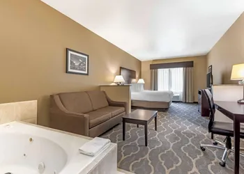 Best Western Plus Burleson Inn & Suites hotel thumbnail 5