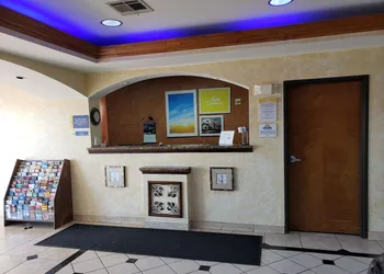 Days Inn & Suites by Wyndham Cleburne TX hotel thumbnail 2