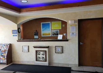 Days Inn & Suites by Wyndham Cleburne TX hotel thumbnail 3