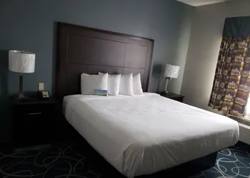 Days Inn & Suites by Wyndham Cleburne TX hotel thumbnail 5