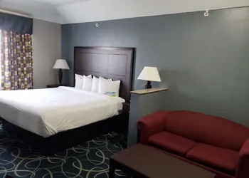 Days Inn & Suites by Wyndham Cleburne TX hotel thumbnail 7