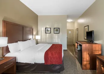 Comfort Inn & Suites Cedar Hill Duncanville hotel thumbnail 7