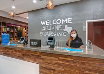 Hampton Inn & Suites Dallas-DeSoto hotel thumbnail 4