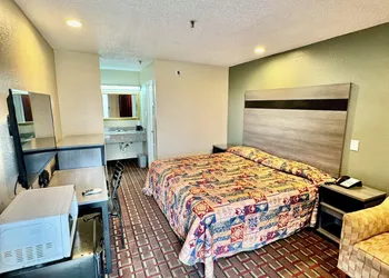 Seagoville Inn hotel thumbnail 6
