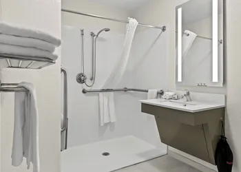 Candlewood Suites HAZLETON by IHG hotel thumbnail 8