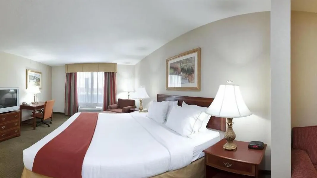 Holiday Inn Express Hotel & Suites Franklin-Oil City by IHG hotel detail image 6