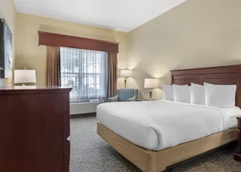 Best Western Plus Fredericton Hotel & Suites hotel thumbnail 6