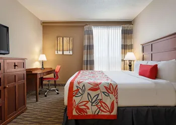 Ramada by Wyndham Fredericton hotel thumbnail 6