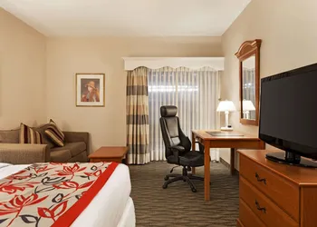 Ramada by Wyndham Fredericton hotel thumbnail 8
