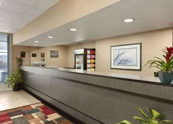 Red Carpet Inn Hazleton hotel thumbnail 4
