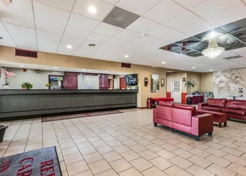 Red Carpet Inn Hazleton hotel thumbnail 5