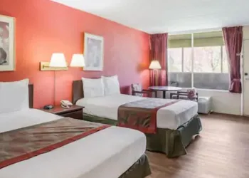 Red Carpet Inn Hazleton hotel thumbnail 7
