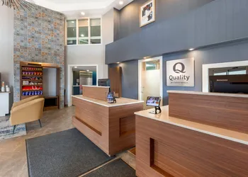 Quality Suites Whitby hotel thumbnail 8