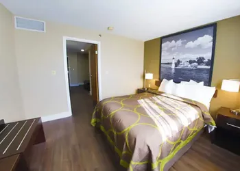 Super 8 by Wyndham Ajax/Toronto On hotel thumbnail 7