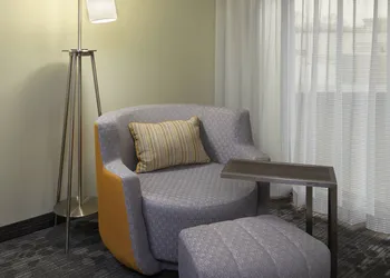 Courtyard by Marriott Oshawa hotel thumbnail 3
