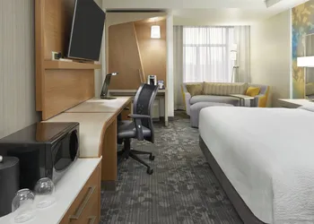 Courtyard by Marriott Oshawa hotel thumbnail 6