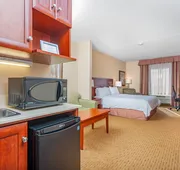 Holiday Inn Express Hotel & Suites CLARINGTON - BOWMANVILLE by IHG hotel detail image 4