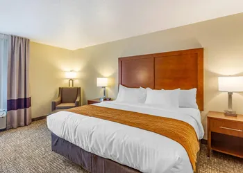 Comfort Inn DeKalb - University Area hotel thumbnail 7