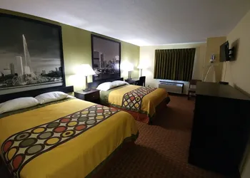 Super 8 by Wyndham DeKalb IL hotel thumbnail 6