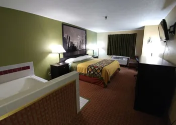 Super 8 by Wyndham DeKalb IL hotel thumbnail 7