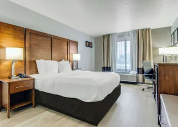 Comfort Suites near I-80 and I-94 hotel thumbnail 8
