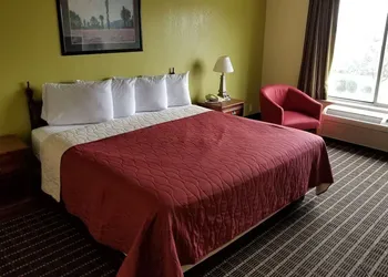 Townhouse Lansing Near Calumet City I-94/ I-80 hotel thumbnail 5