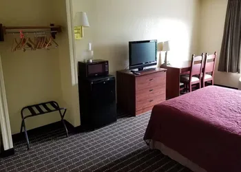 Townhouse Lansing Near Calumet City I-94/ I-80 hotel thumbnail 7