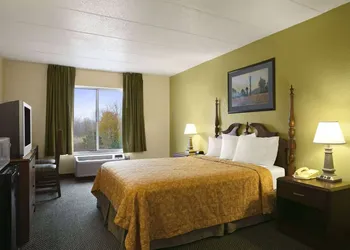 Townhouse Lansing Near Calumet City I-94/ I-80 hotel thumbnail 8